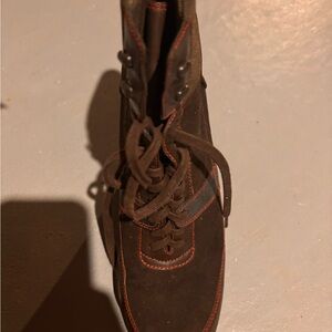 Beautiful brown “G” booties